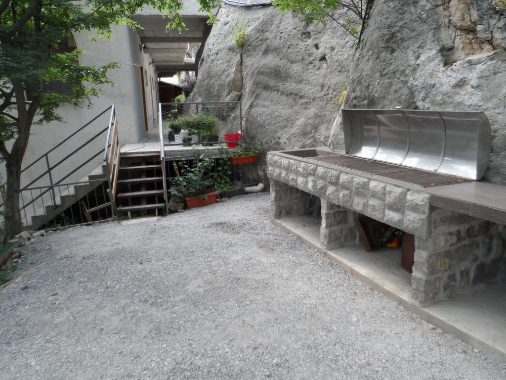 Pataki Guesthouse Petrovac ภายนอก รูปภาพ