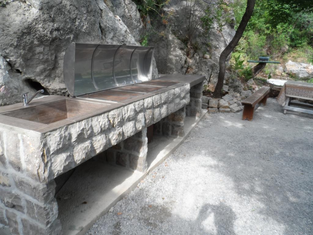 Pataki Guesthouse Petrovac ภายนอก รูปภาพ