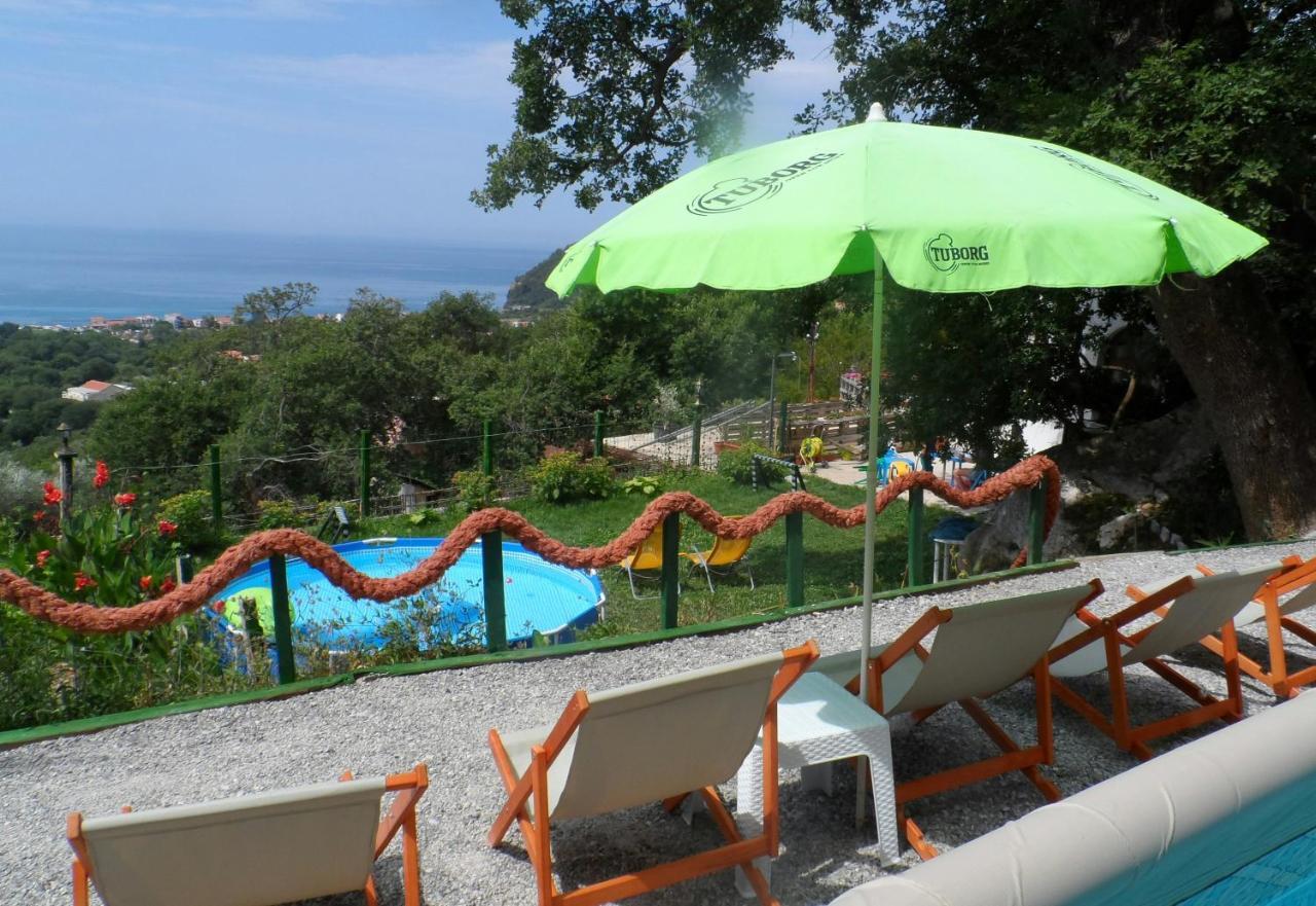 Pataki Guesthouse Petrovac ภายนอก รูปภาพ