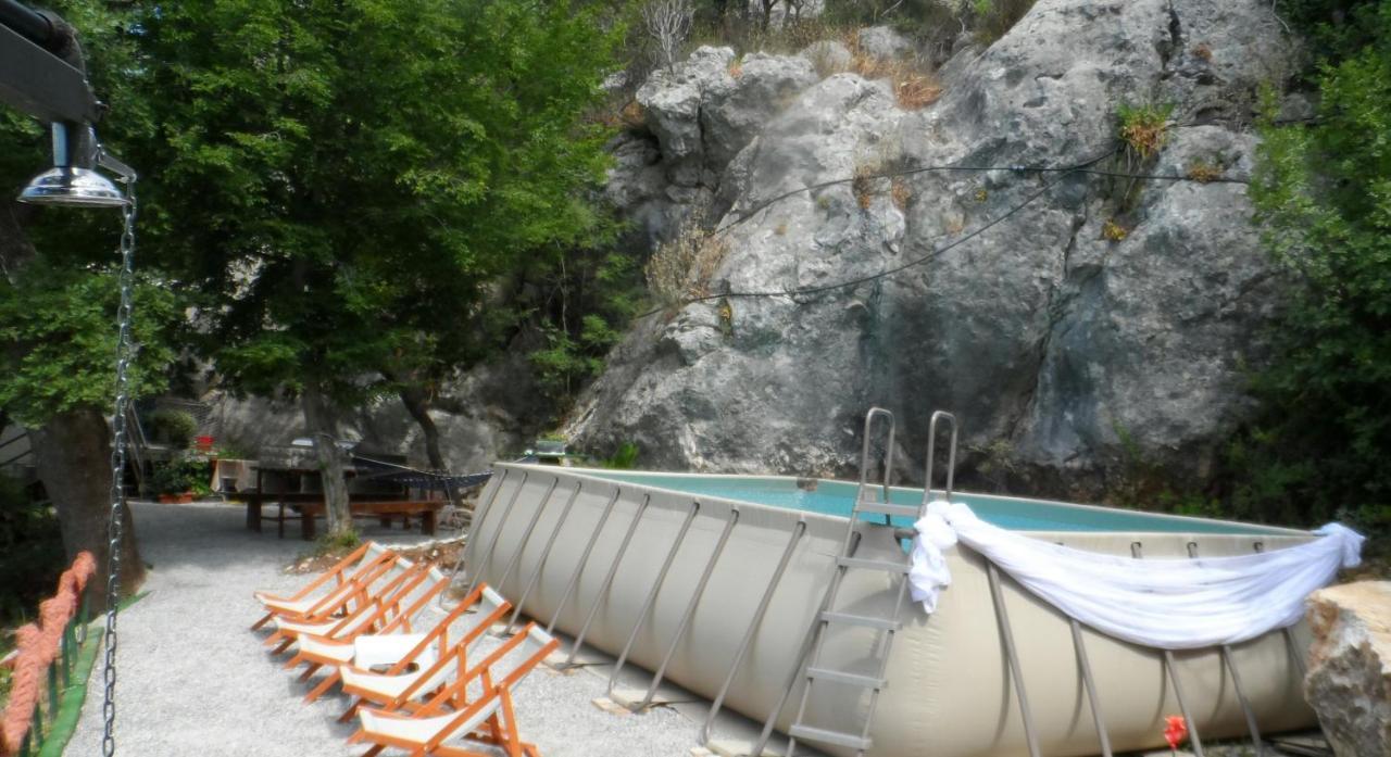 Pataki Guesthouse Petrovac ภายนอก รูปภาพ