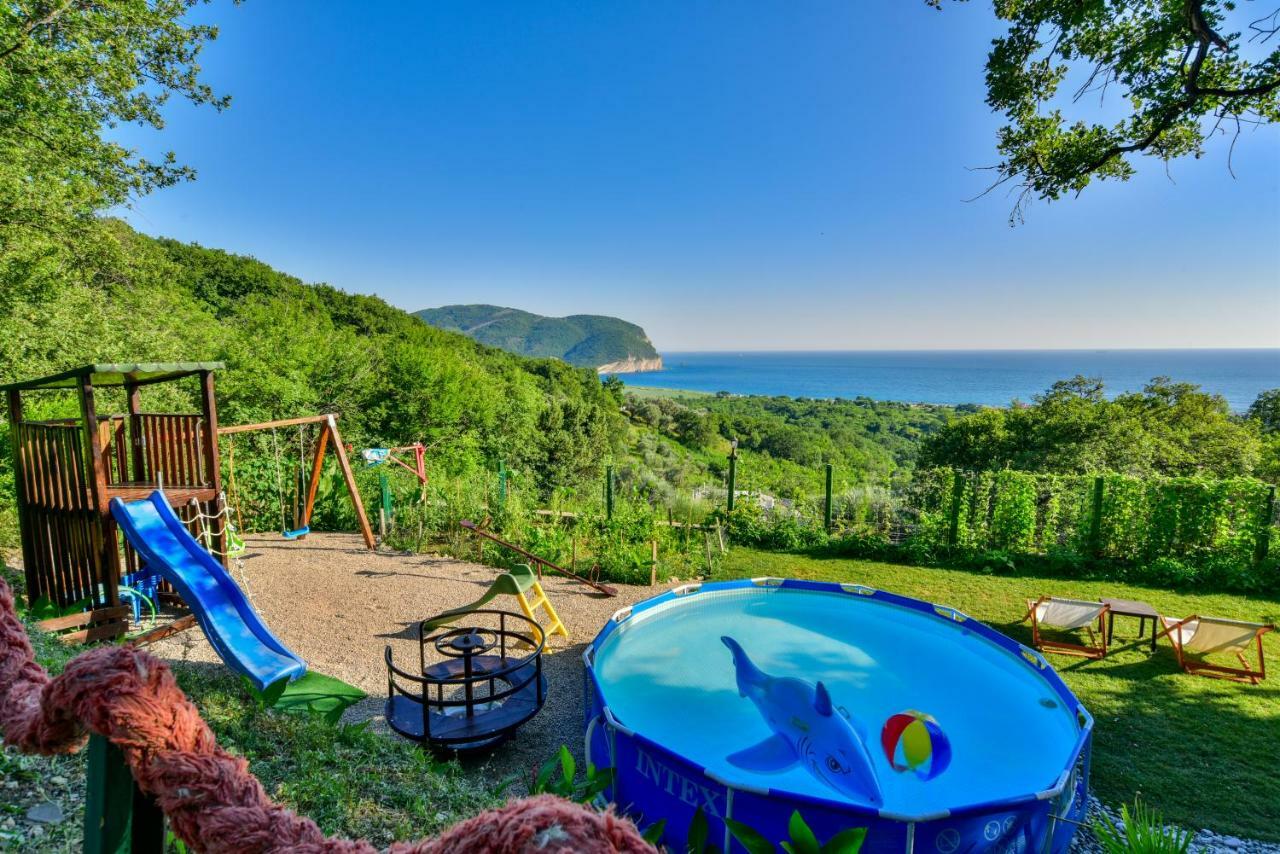 Pataki Guesthouse Petrovac ภายนอก รูปภาพ