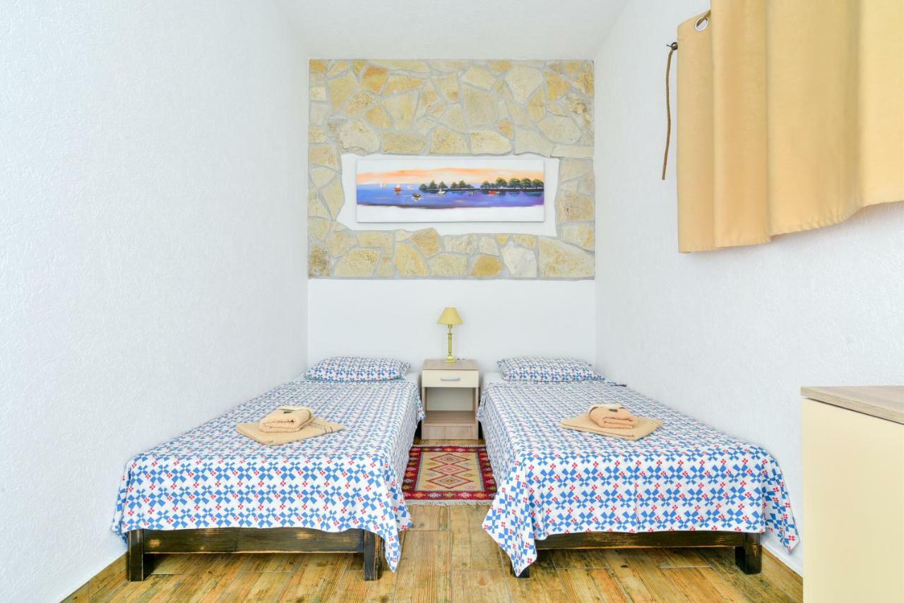 Pataki Guesthouse Petrovac ภายนอก รูปภาพ