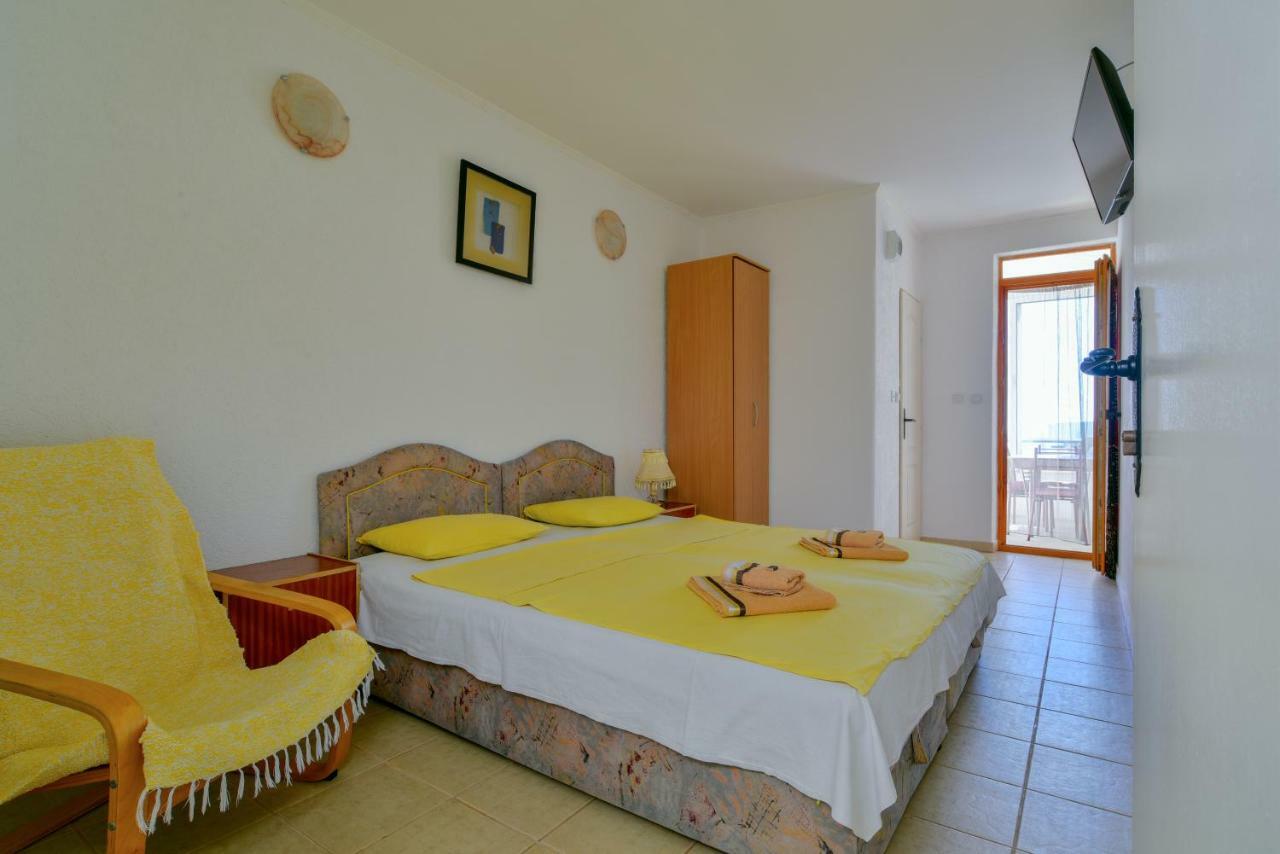 Pataki Guesthouse Petrovac ภายนอก รูปภาพ
