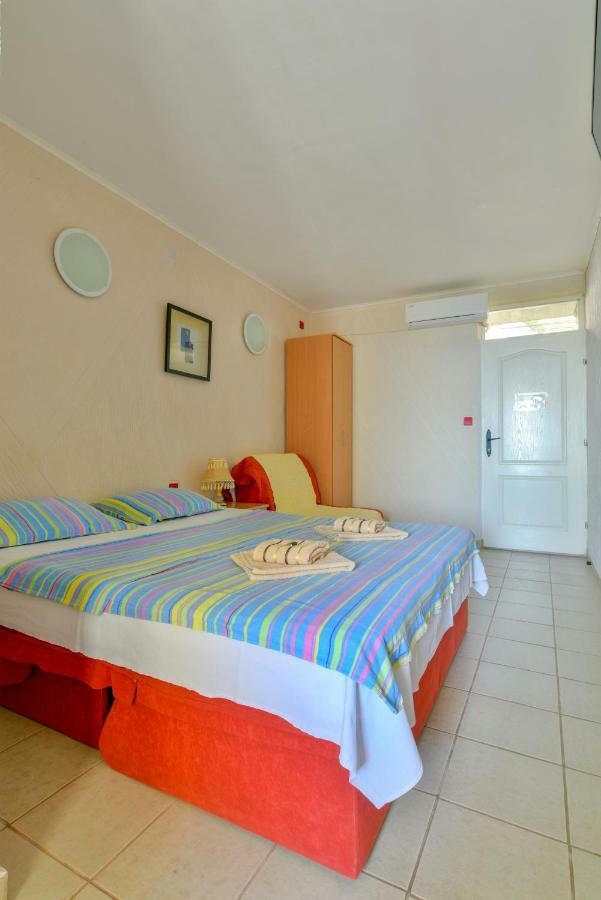 Pataki Guesthouse Petrovac ภายนอก รูปภาพ