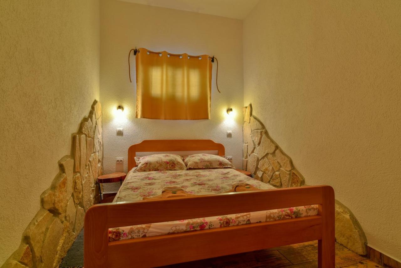 Pataki Guesthouse Petrovac ภายนอก รูปภาพ